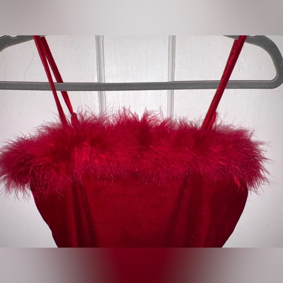 Elegant Red Fur-Trimmed Dress Fashion Nova Size Small - Picture 3 of 5
